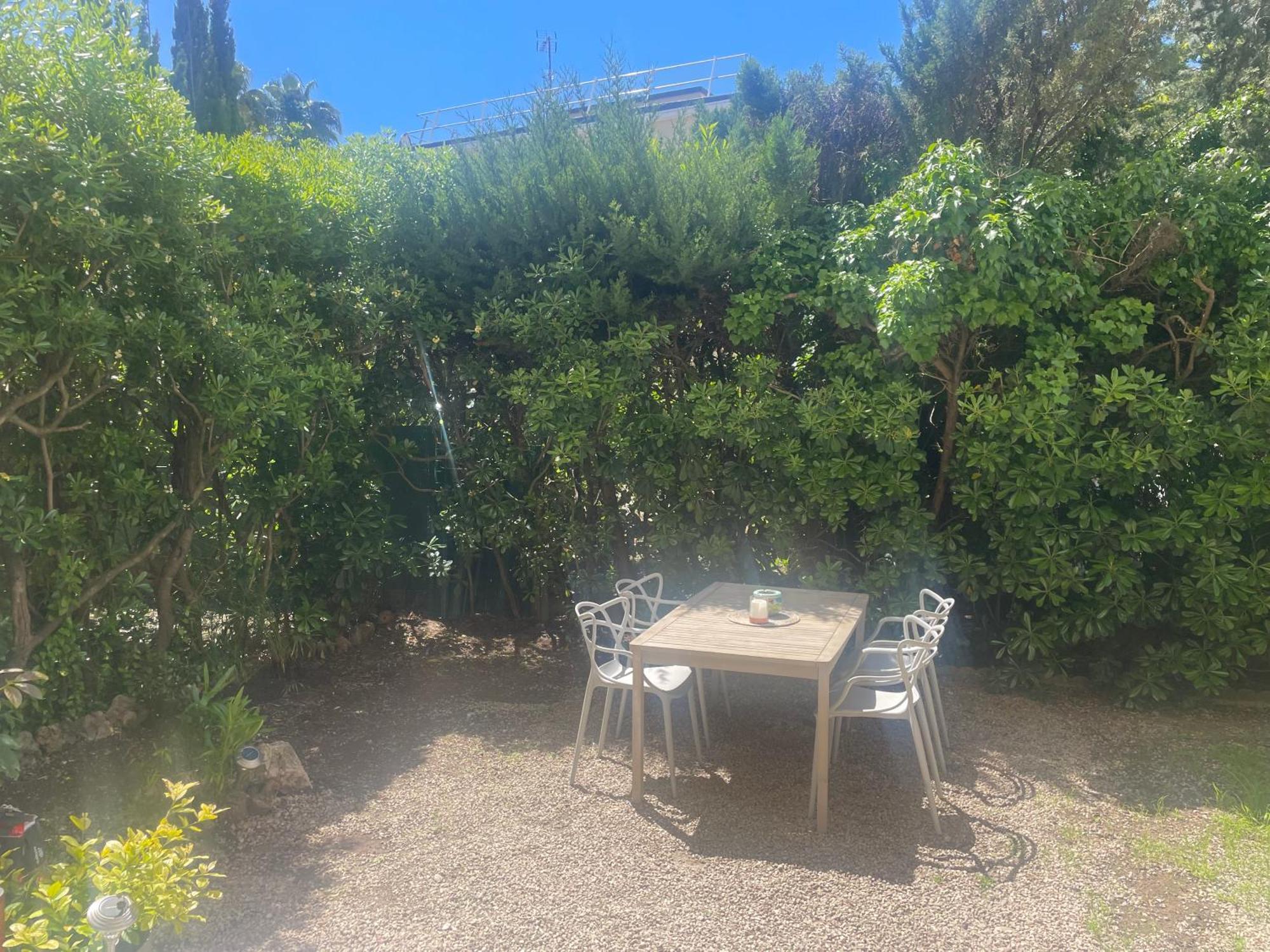 Bel Cap D Avec Terrasses Et Jardins *