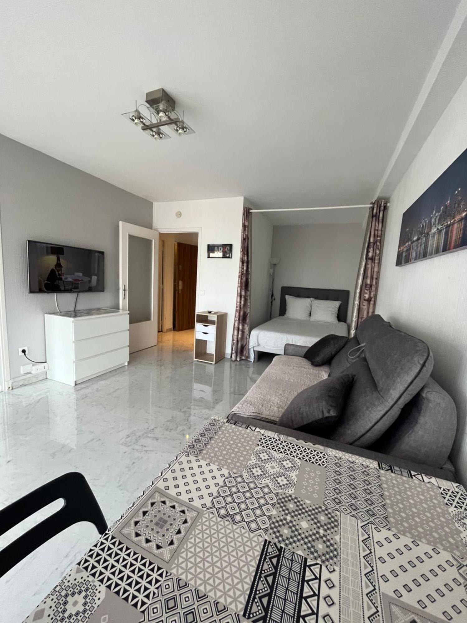 Juan Les Pins T1 Bis 503 Apartment