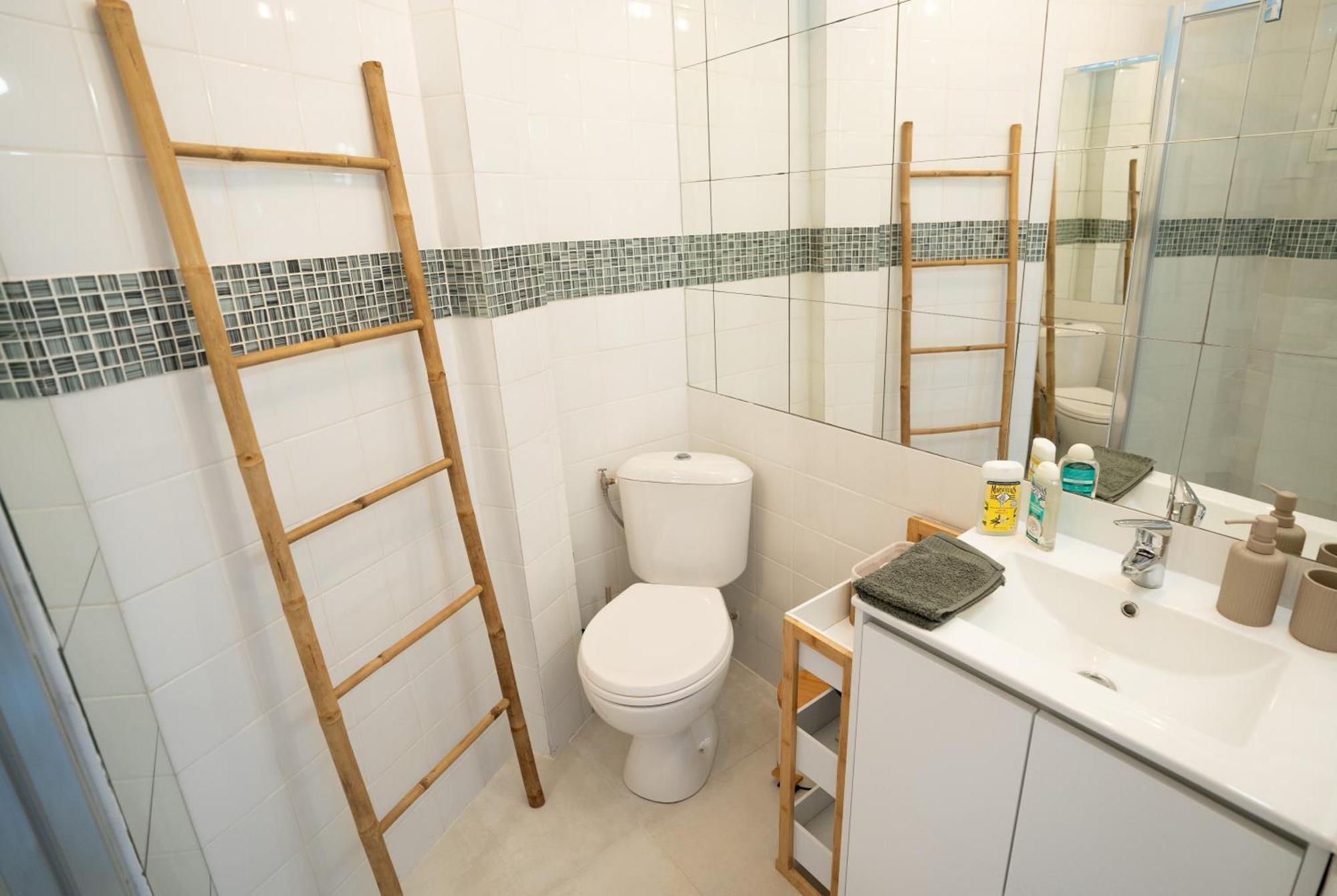 A 1min Des Plages, Juan Les Pins Apartment Antibes