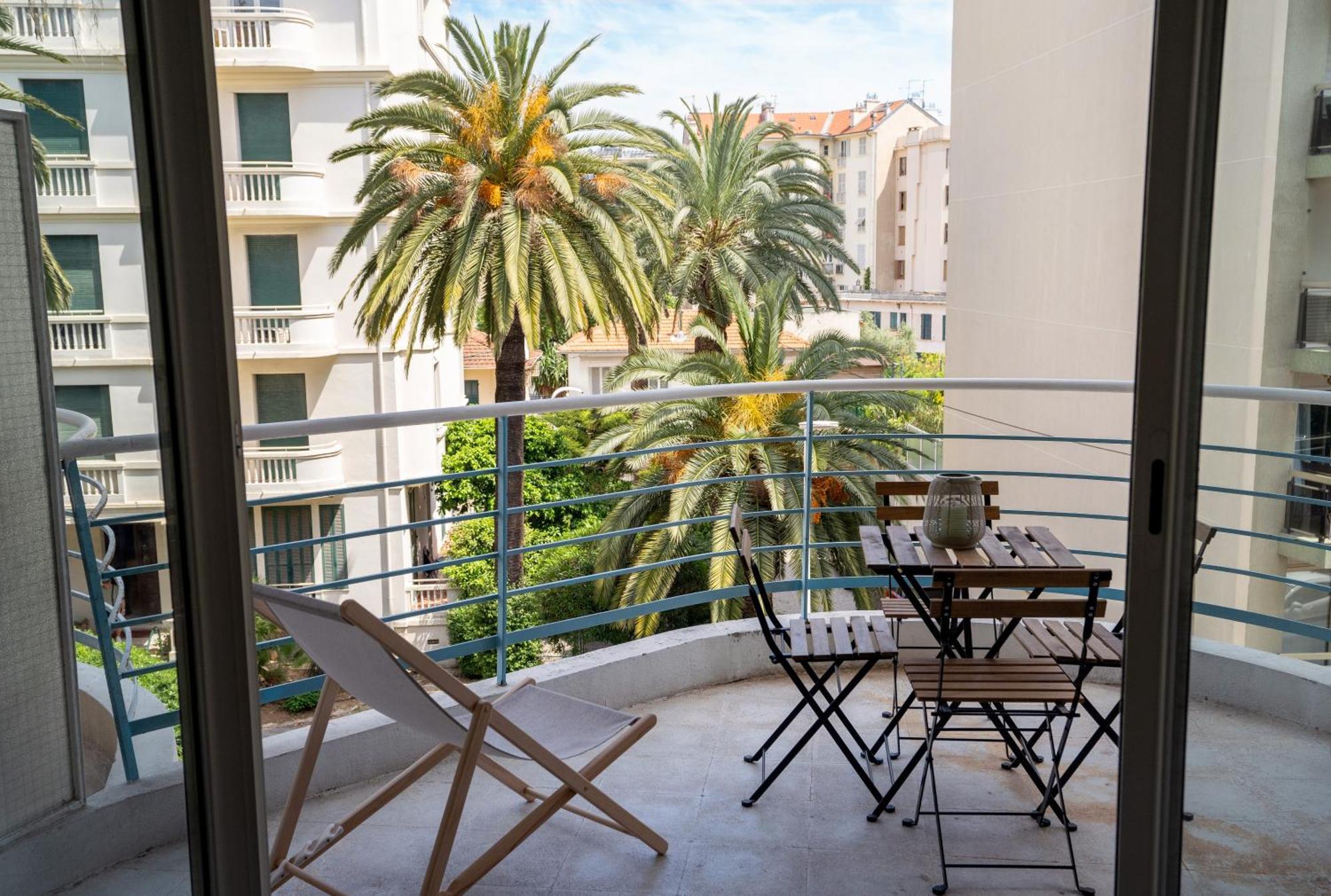 A 1min Des Plages, Juan Les Pins