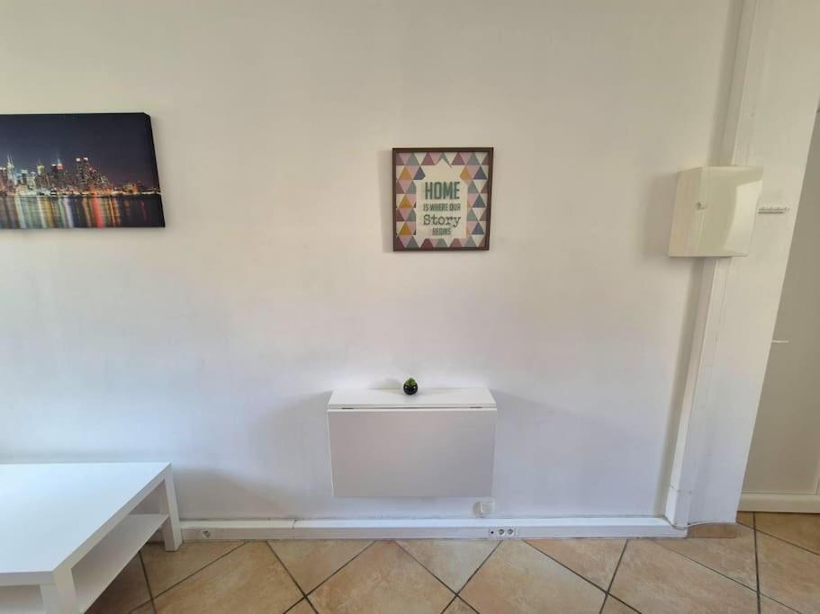 Apartment Plein Centre De Juan - Proche Et Gare Antibes