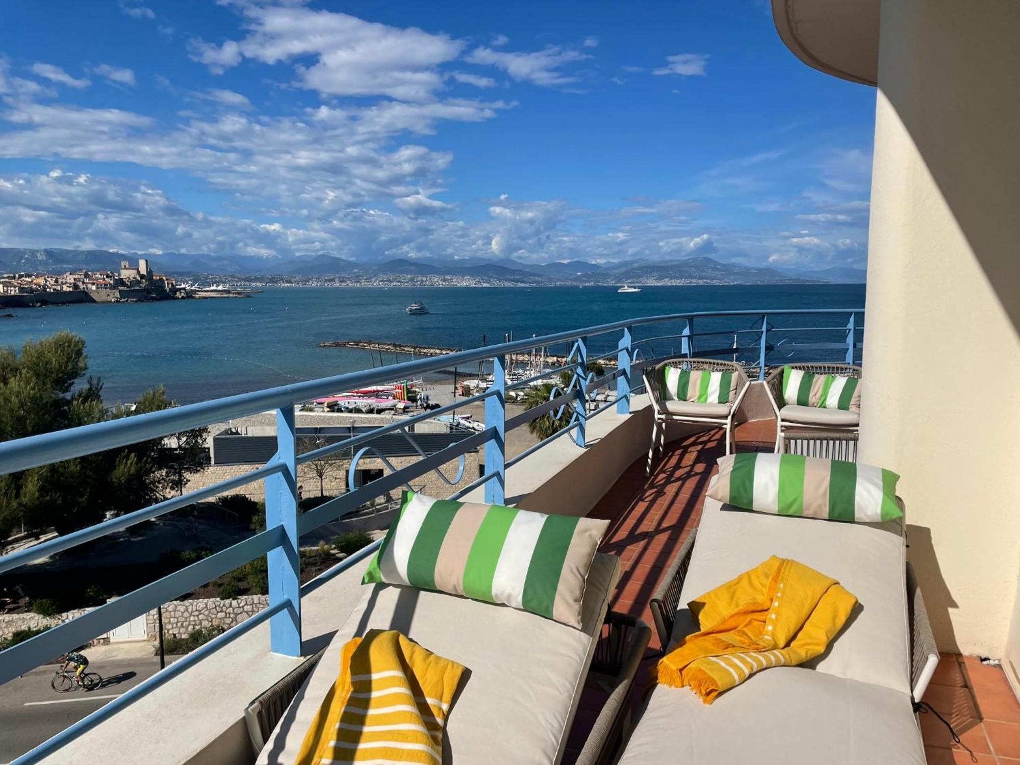 Luxury With Amazing Sea View At Cap D'antibes *