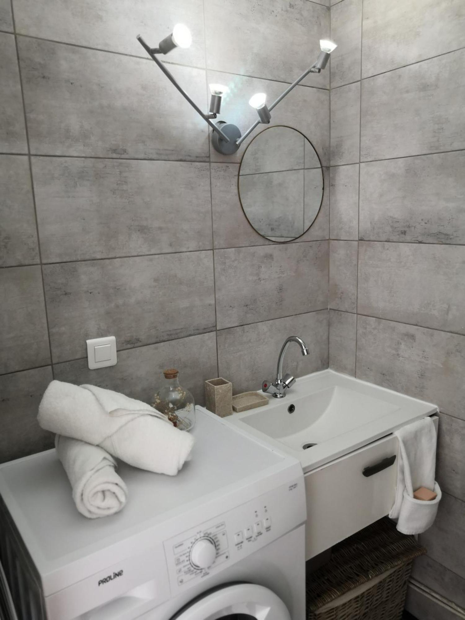 Les Palmiers: Apt 2 Prs, Piscine, Parking Apartment