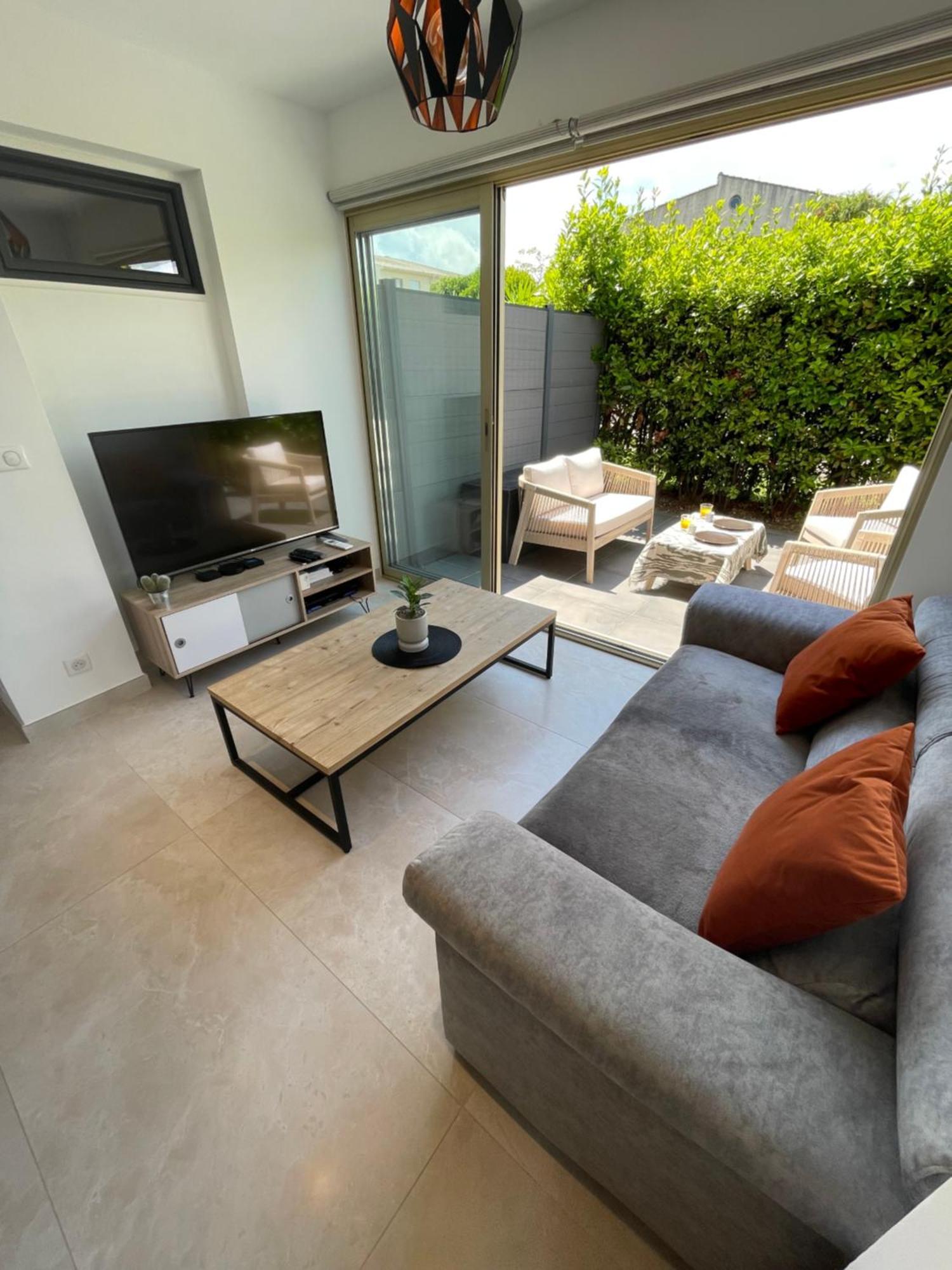 Bali Vibes Piscine Tennis Wifi Ac Clim Apartment