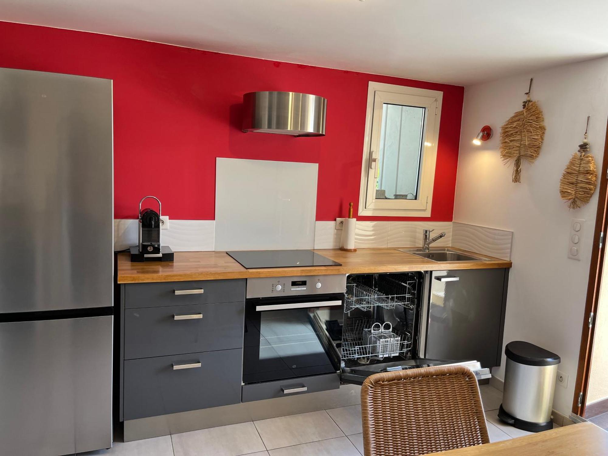 Deux Pieces Donnant Sur Un Jardin