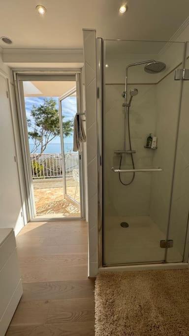 Cap D Contemporaine Pied Dans L Eau Villa *