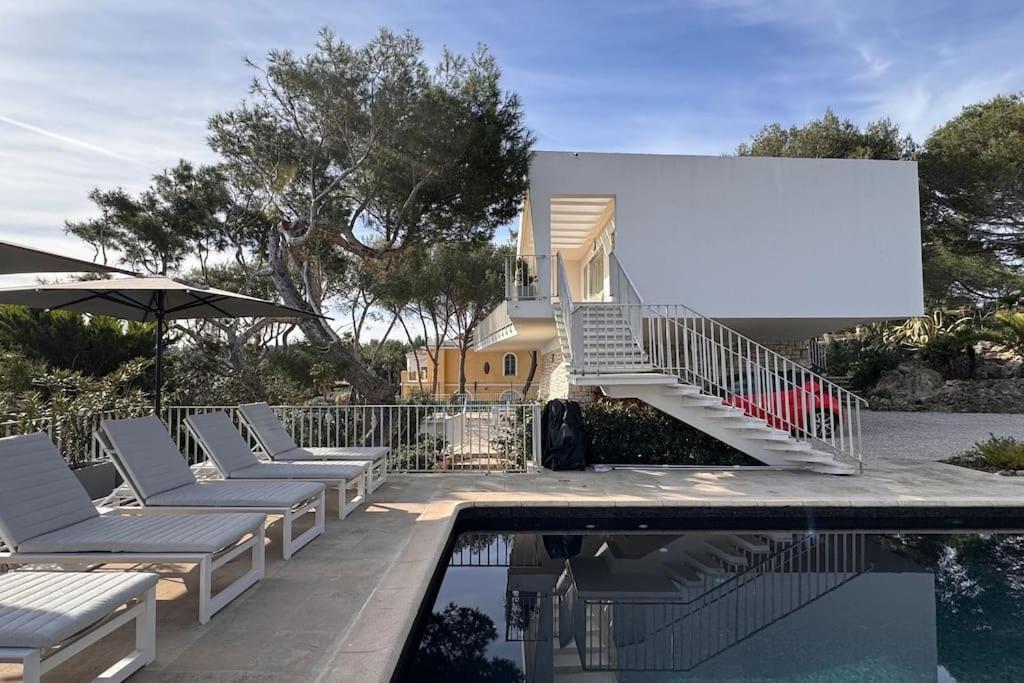 Cap D Contemporaine Pied Dans L Eau