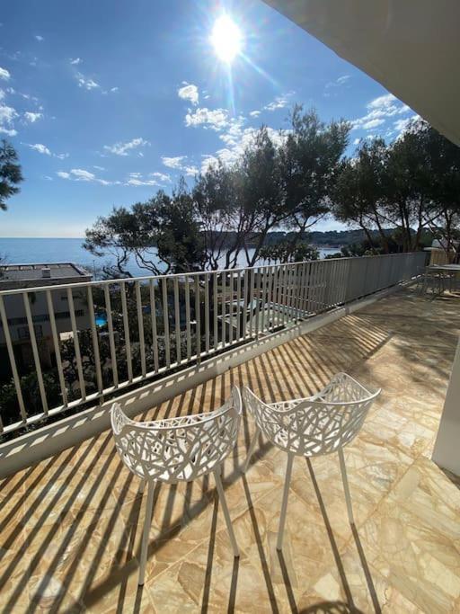 Villa Cap D Contemporaine Pied Dans L Eau