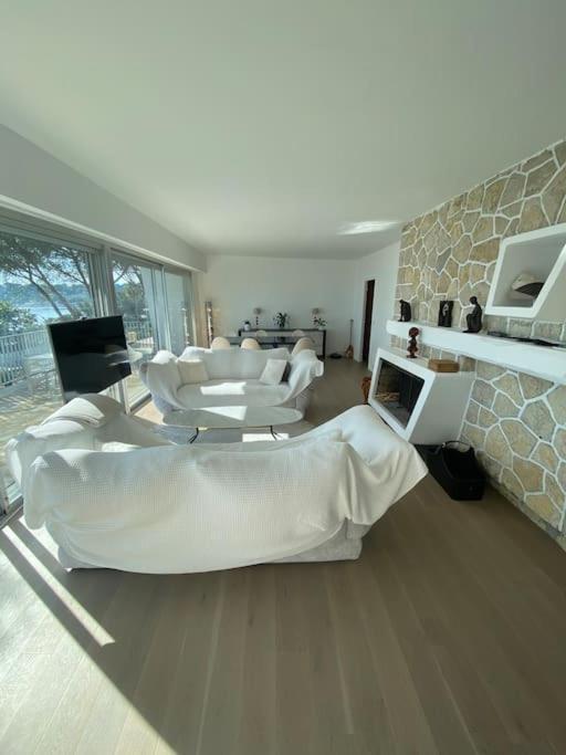 Cap D Contemporaine Pied Dans L Eau Villa Antibes