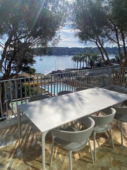 Cap D Contemporaine Pied Dans L Eau * Antibes