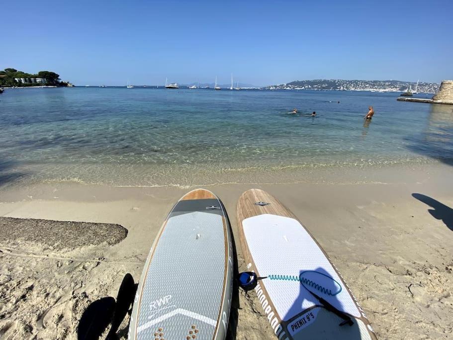 Cap D Contemporaine Pied Dans L Eau * Antibes