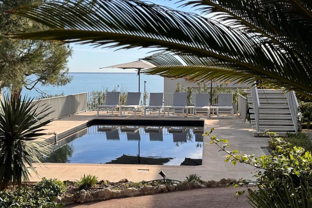 Cap D Contemporaine Pied Dans L Eau