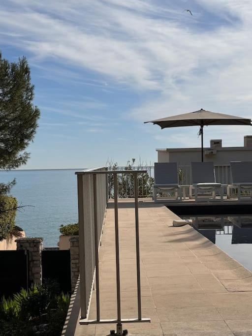 Villa Cap D Contemporaine Pied Dans L Eau Antibes