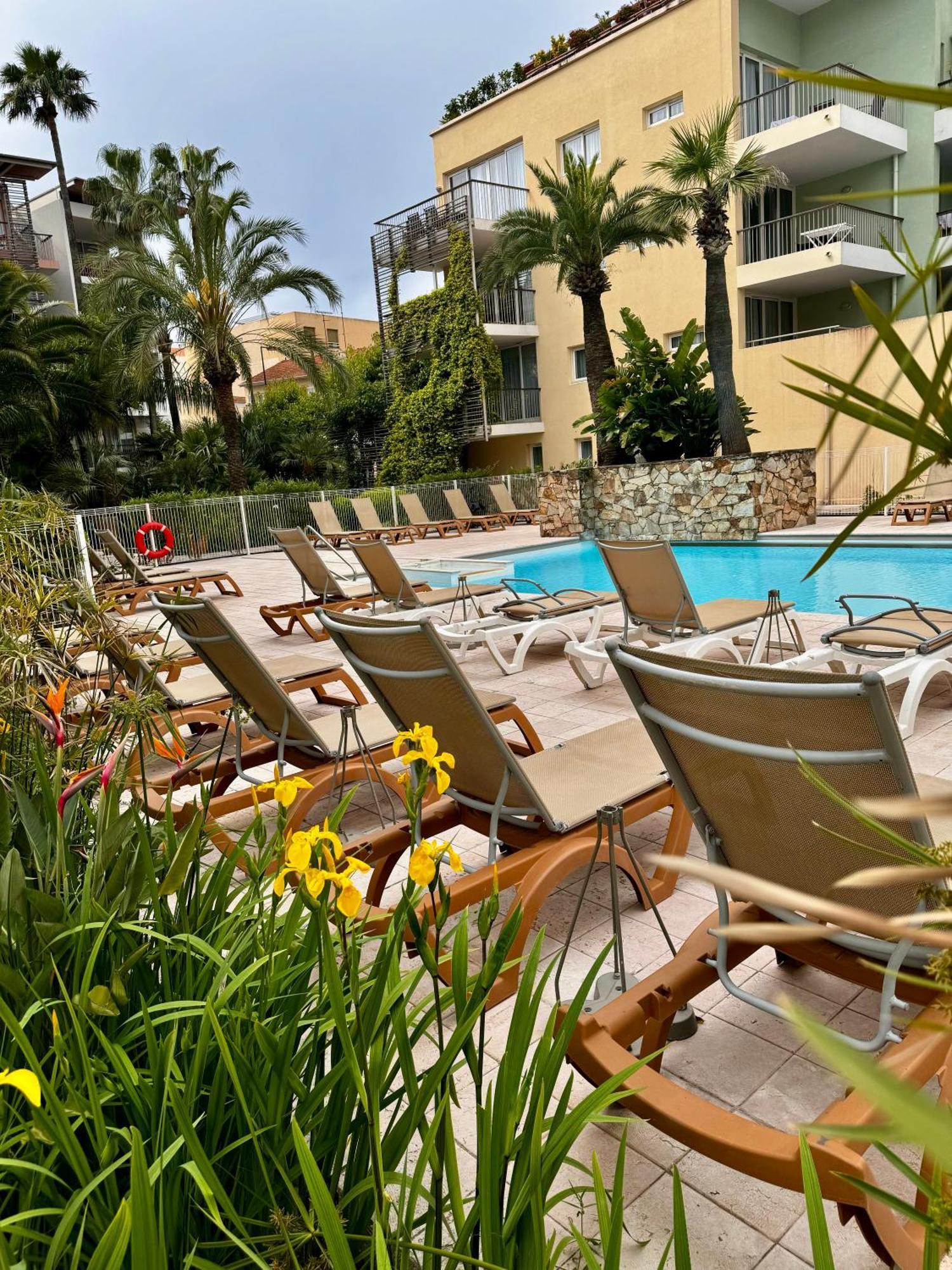 Penthouse - Jacuzzi - Terrace - Parking - 2 Pools *