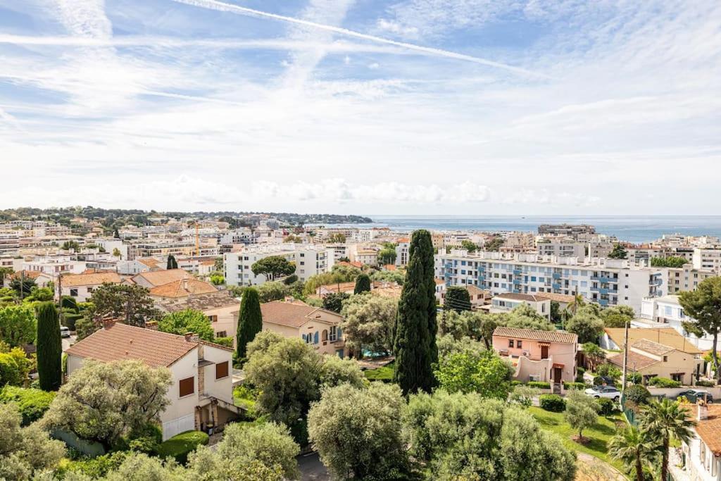Elegant 2 Bed With Pool In Juan Les Pins Appartement