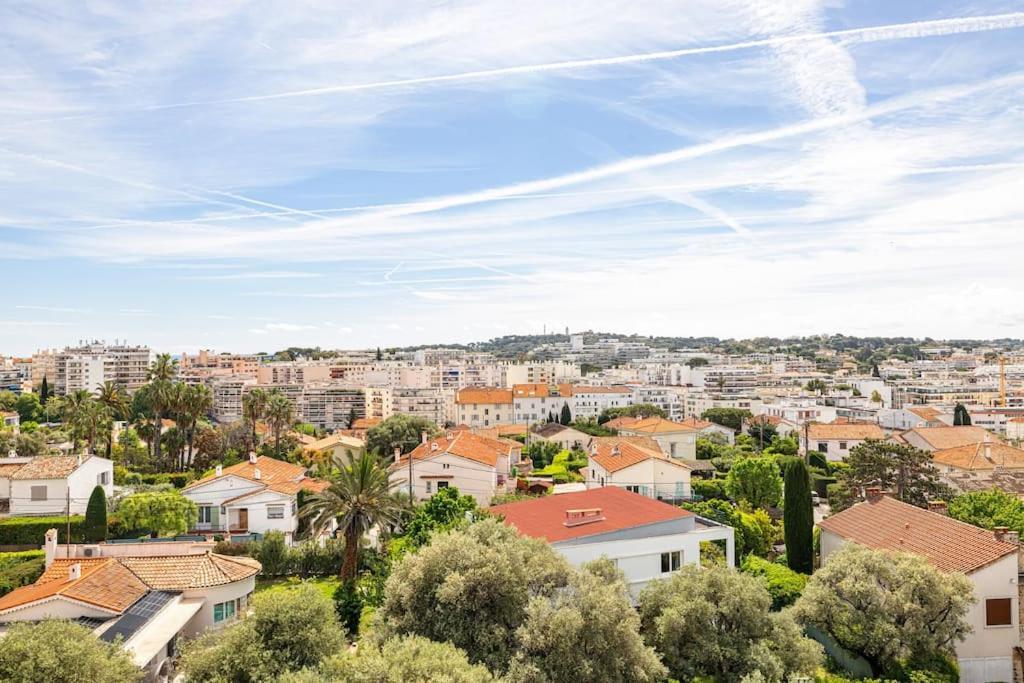 Elegant 2 Bed With Pool In Juan Les Pins Appartement