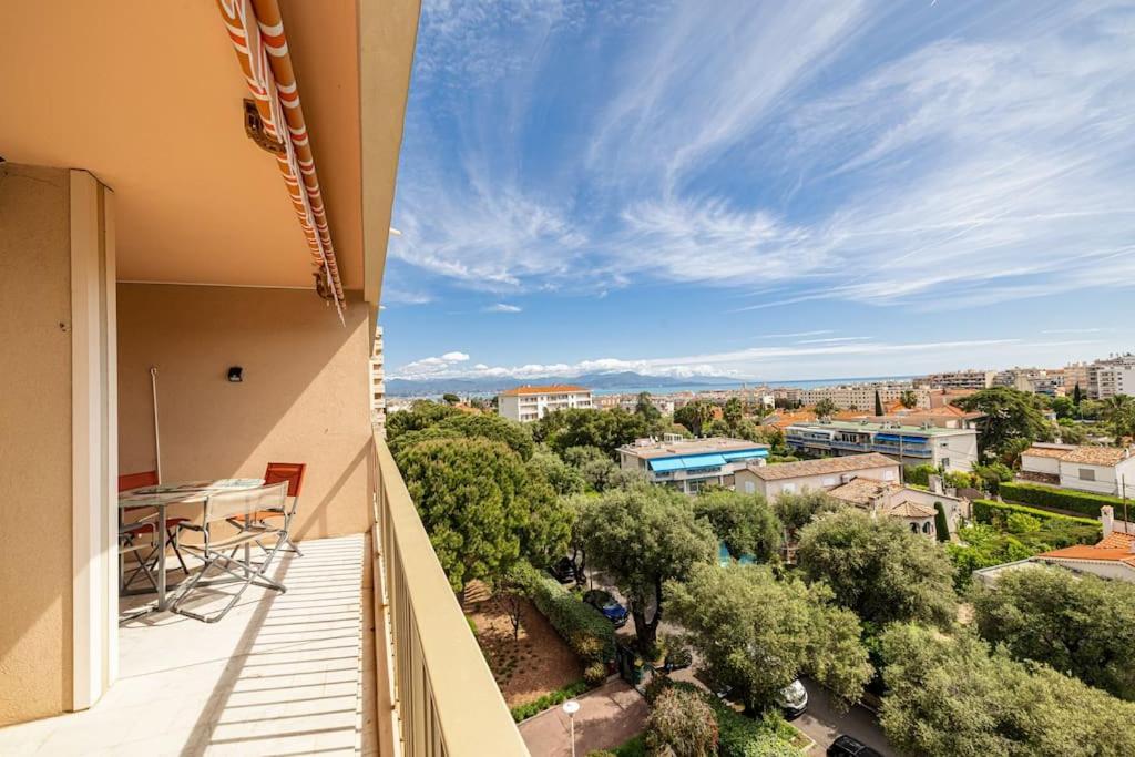 Elegant 2 Bed With Pool In Juan Les Pins Appartement