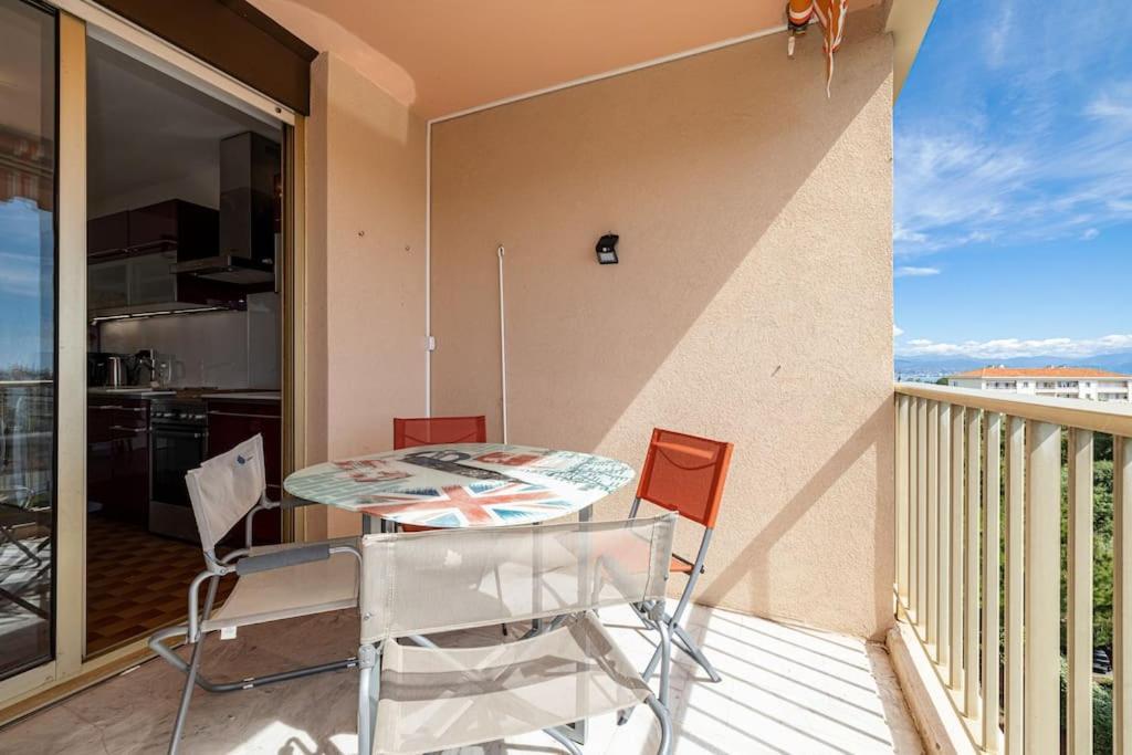 Appartement Elegant 2 Bed With Pool In Juan Les Pins