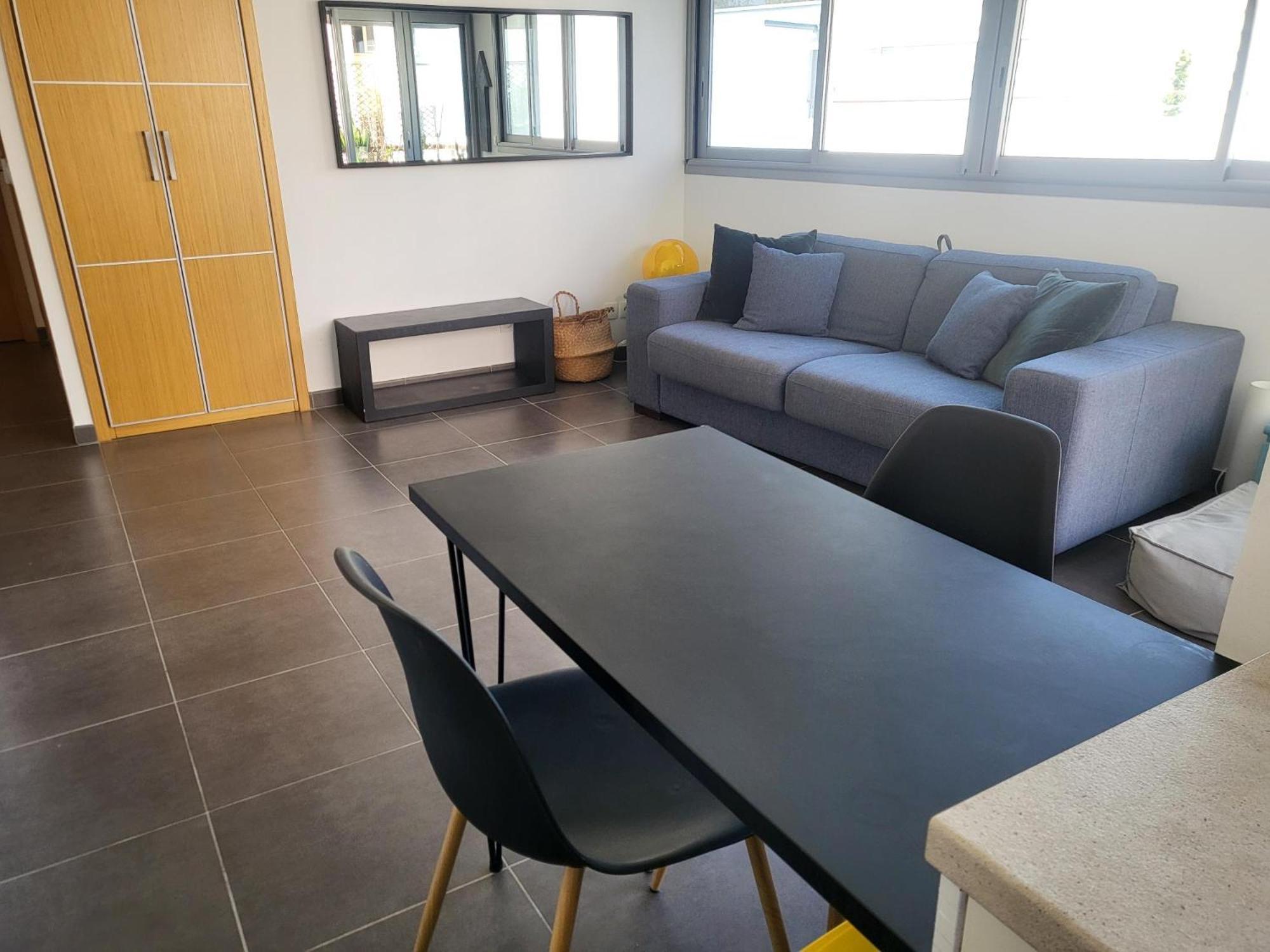 Apartment White Pearl