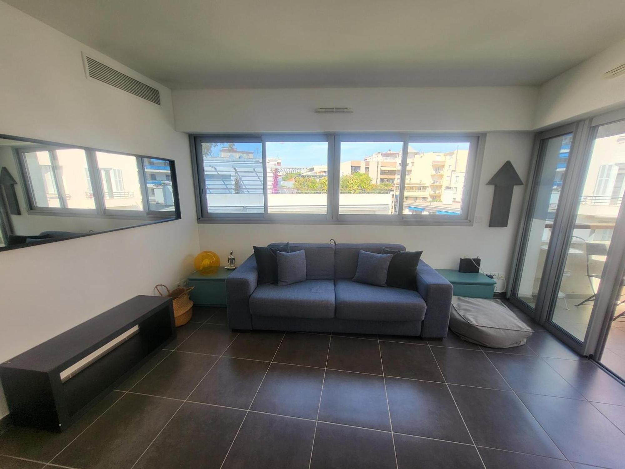 Apartment White Pearl