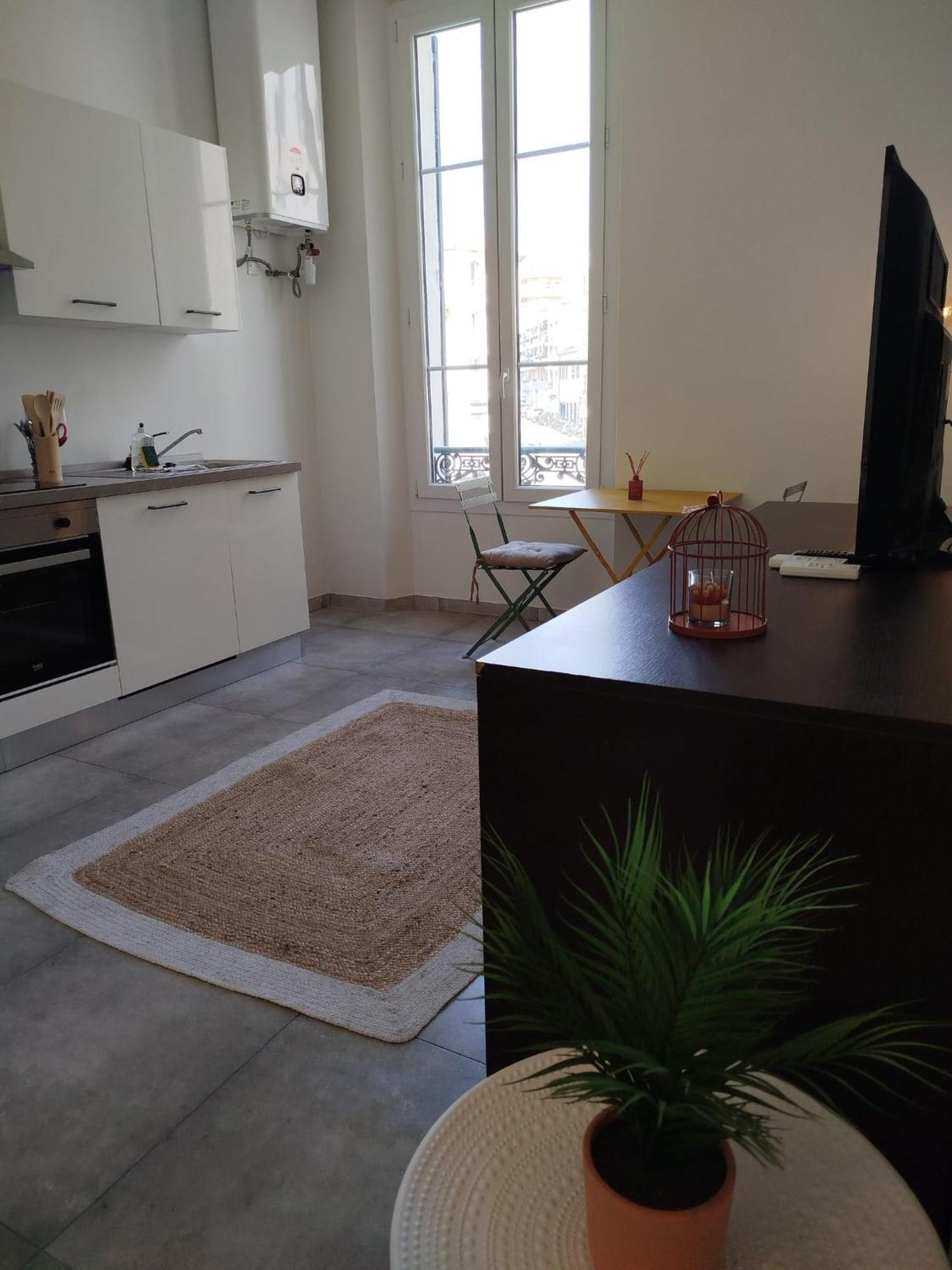 Plein Sud - Moderne Avec Mezzanine- Hyper Centre - Proche Port Apartment Antibes