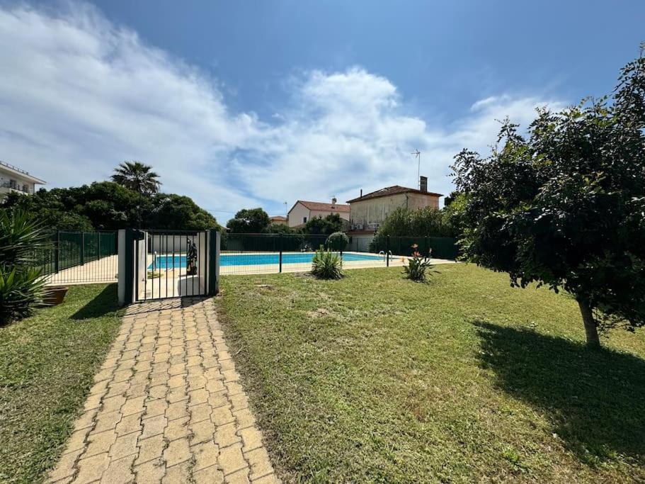 Apartment Les Palmiers: Apt 2 Prs, Piscine, Parking Antibes