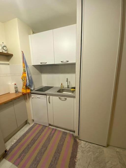 Palm Royal - For 4 With Balcony - 5 Minutes From The