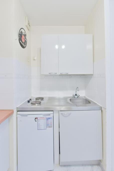 Palm Royal - For 4 With Balcony - 5 Minutes From The * Antibes