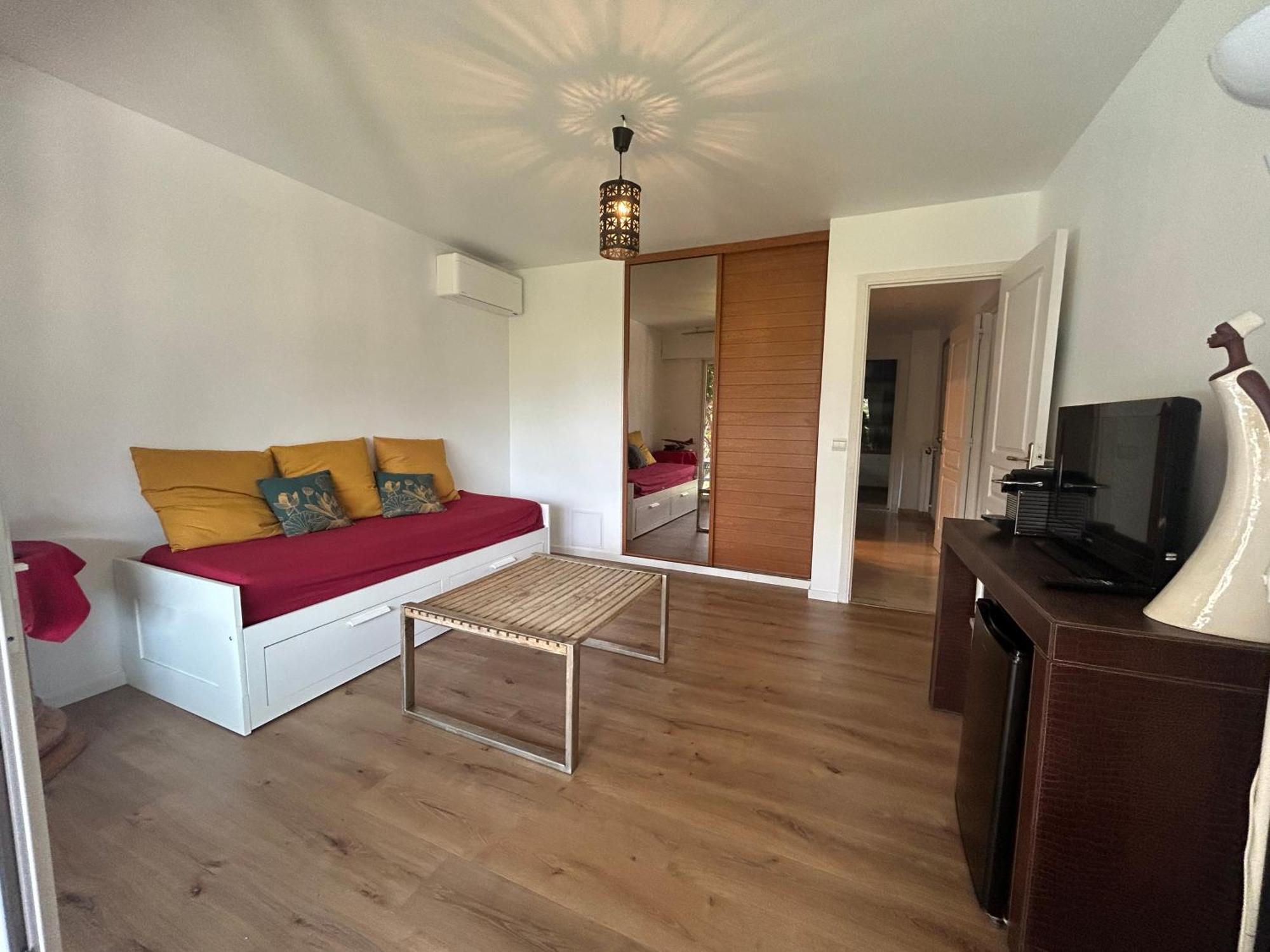 Apartment 2 Pieces A Avec Piscine Antibes