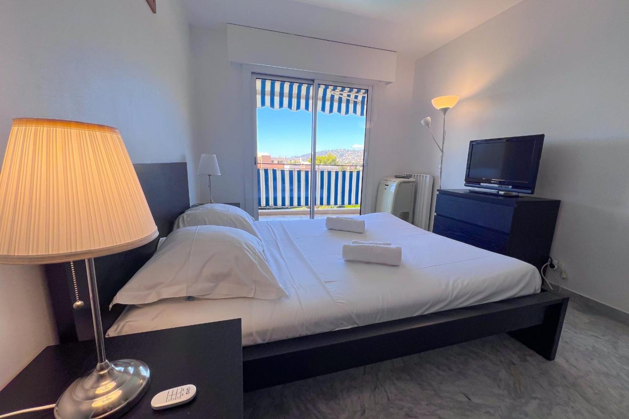 La Roseraie For 6 By Sunset Riviera Holidays Apartment *