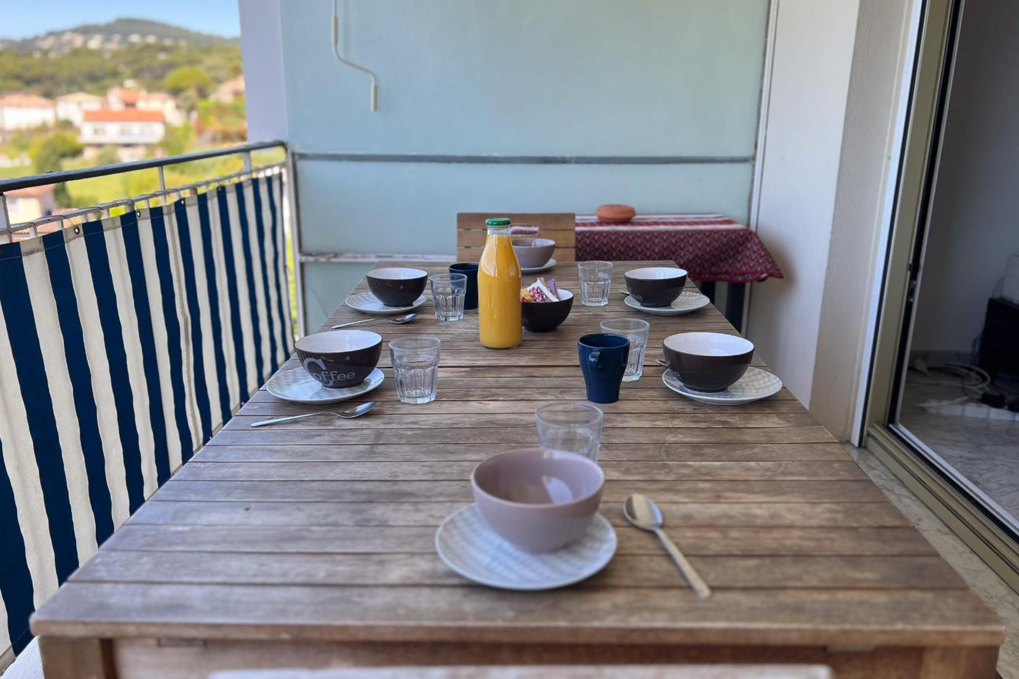 La Roseraie For 6 By Sunset Riviera Holidays Apartment Antibes