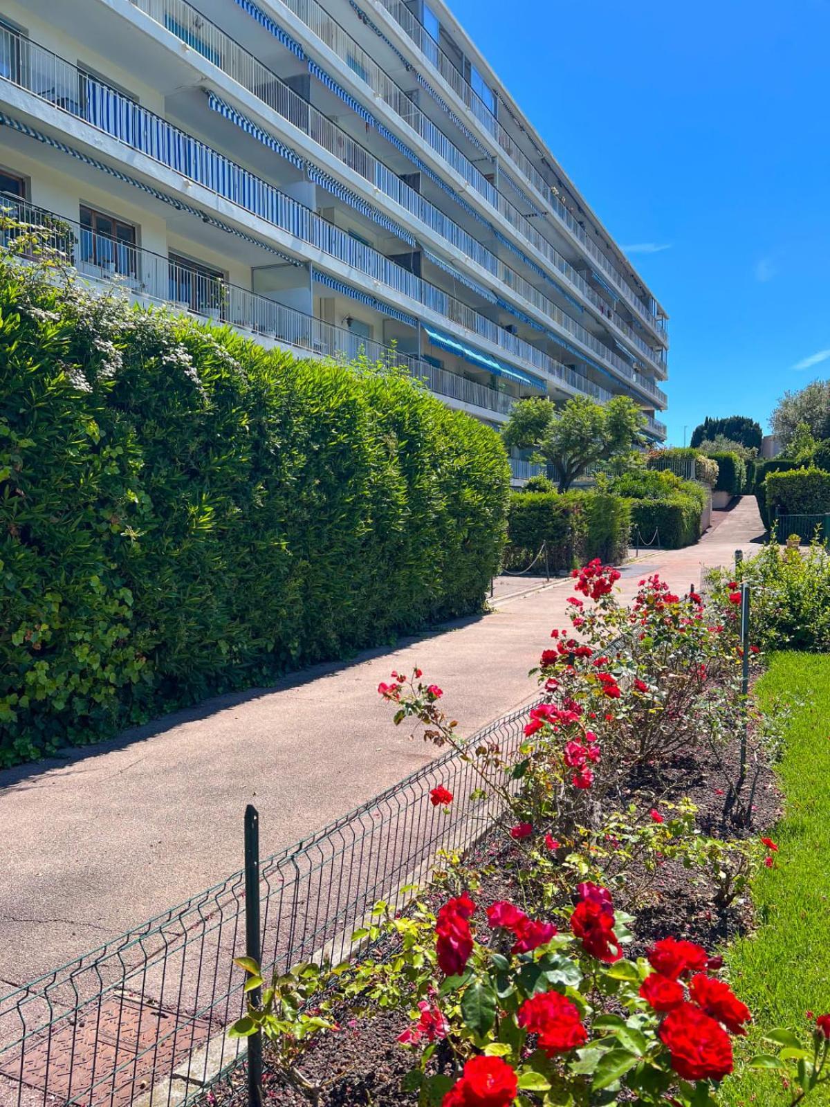 Apartment La Roseraie For 6 By Sunset Riviera Holidays *
