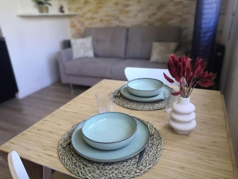 Les Palmiers: Apt 2 Prs, Piscine, Parking * Antibes