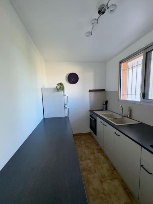 Grand 2 Pieces Pied Dans L Eau Juan Les Pins * Antibes