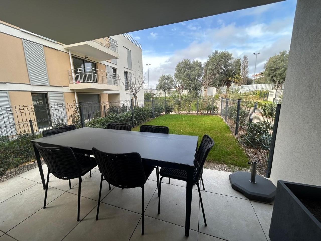Jardin Secret C01 Apartment
