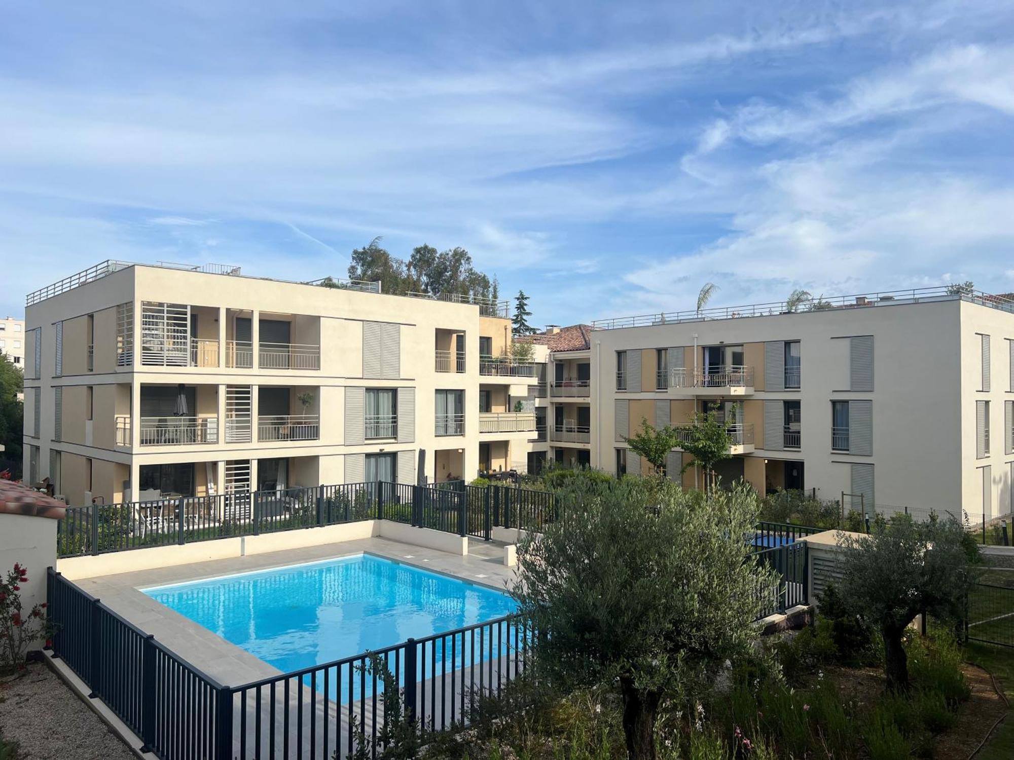 Jardin Secret C01 Apartment