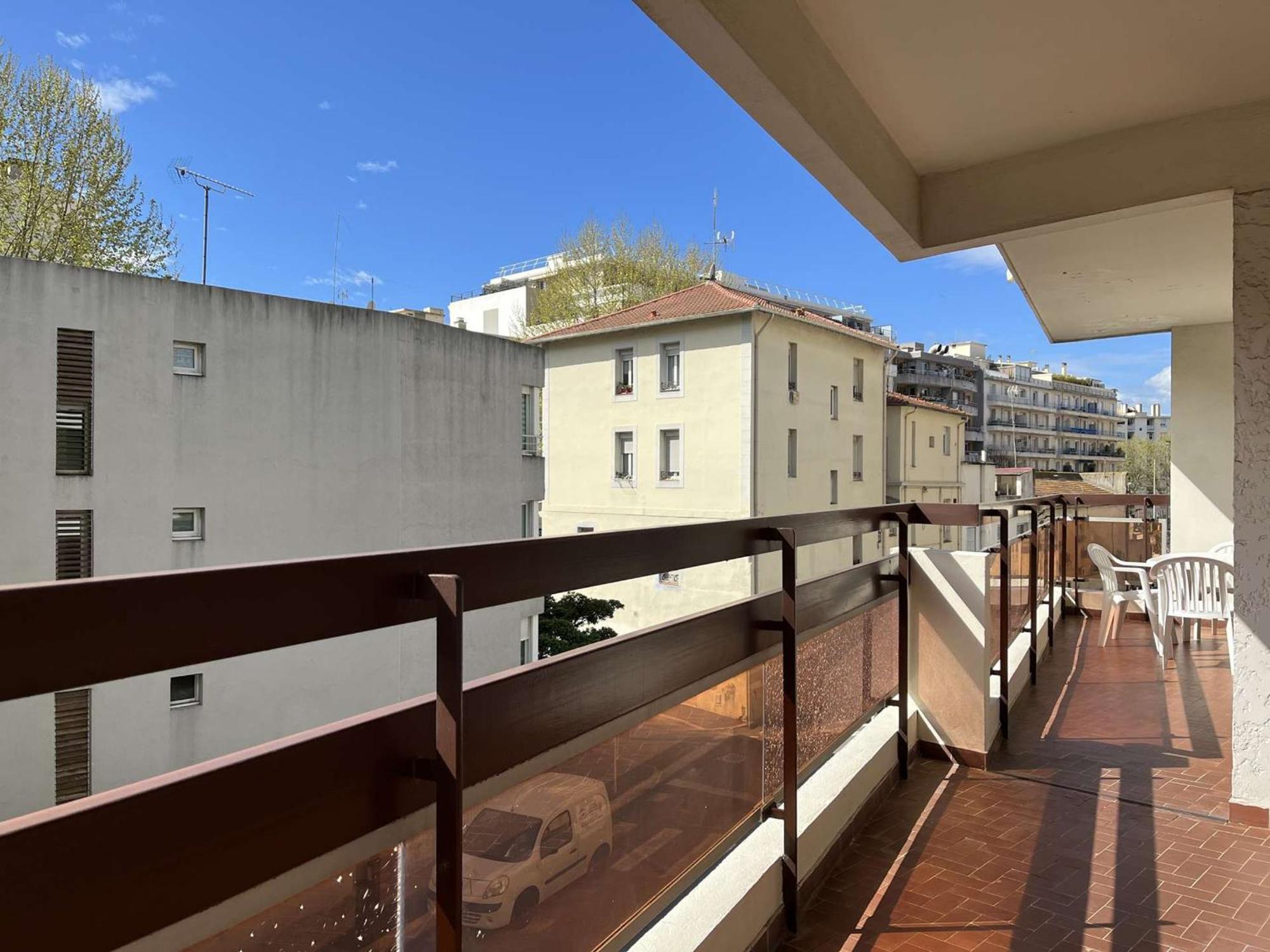 2p Avec Terrasses, Parking Prive, A 100m Des Plages - Juan-les-pins - Fr-1-252-196