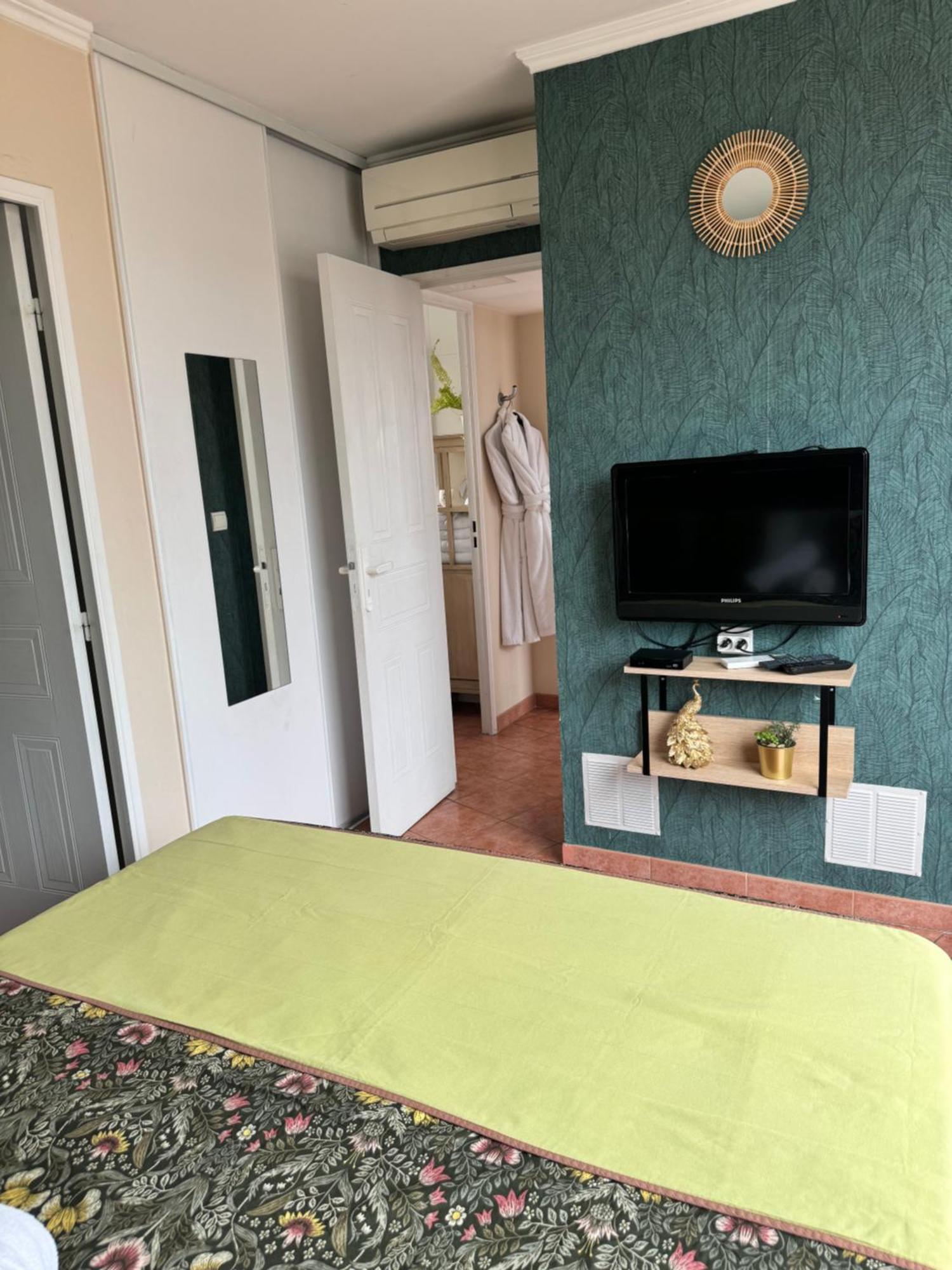 Penthouse - Jacuzzi - Terrace - Parking - 2 Pools Antibes