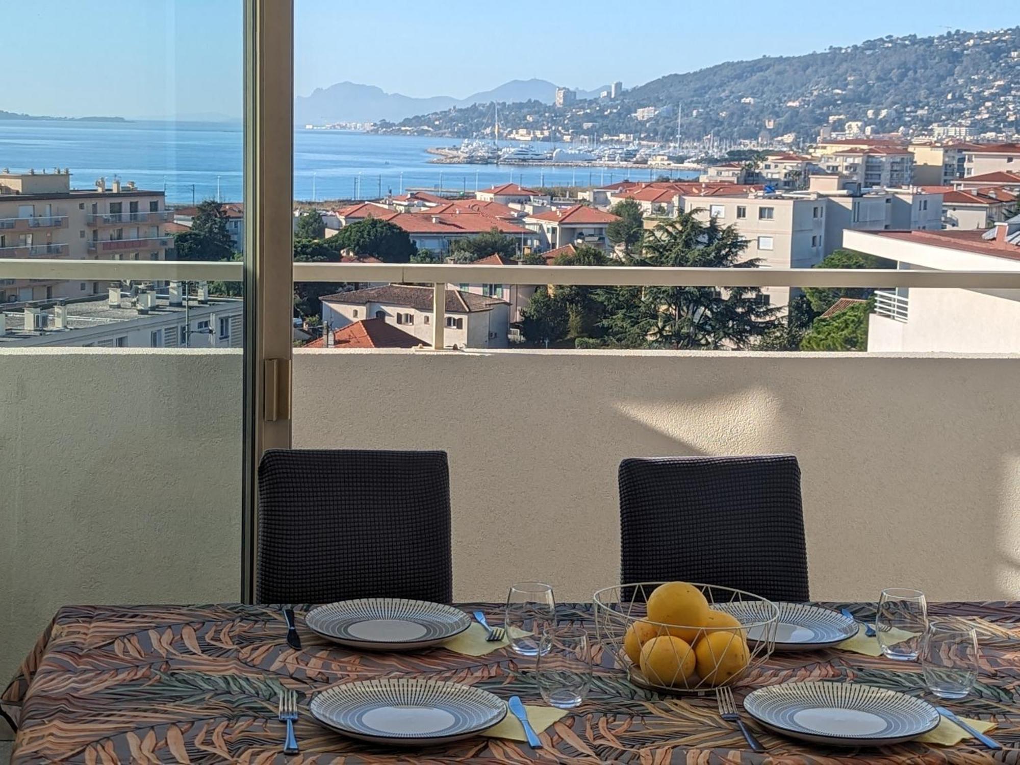 Apartment Beautiful Rooftop With Terrace And Sea View.