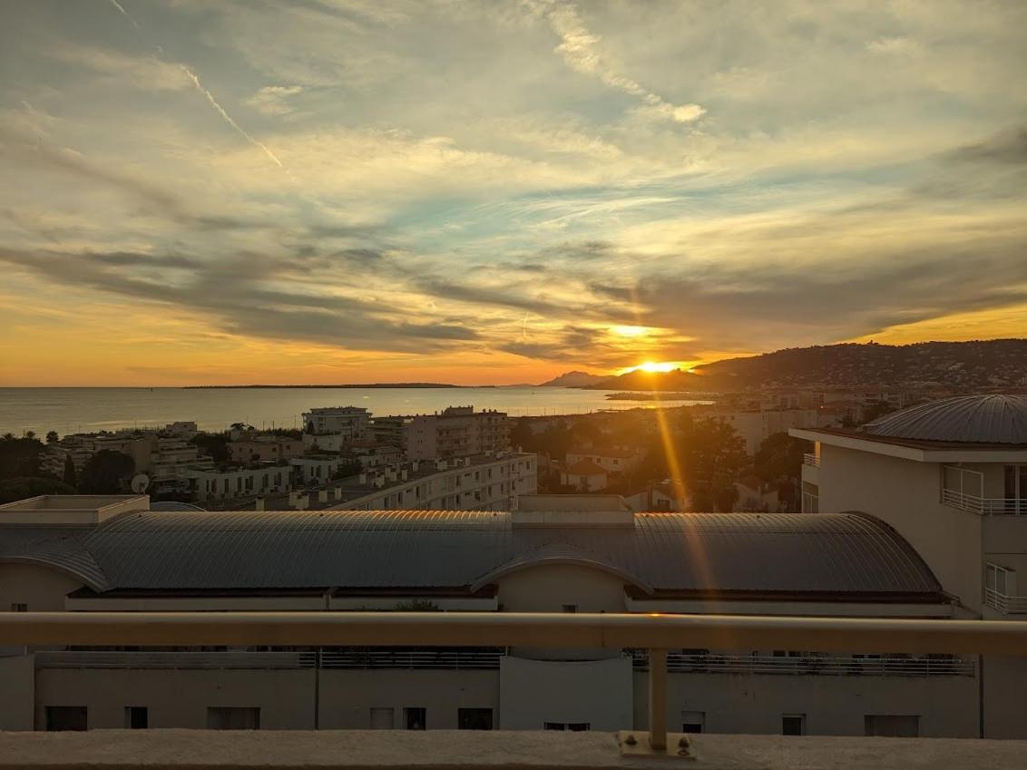 Beautiful Rooftop With Terrace And Sea View. *