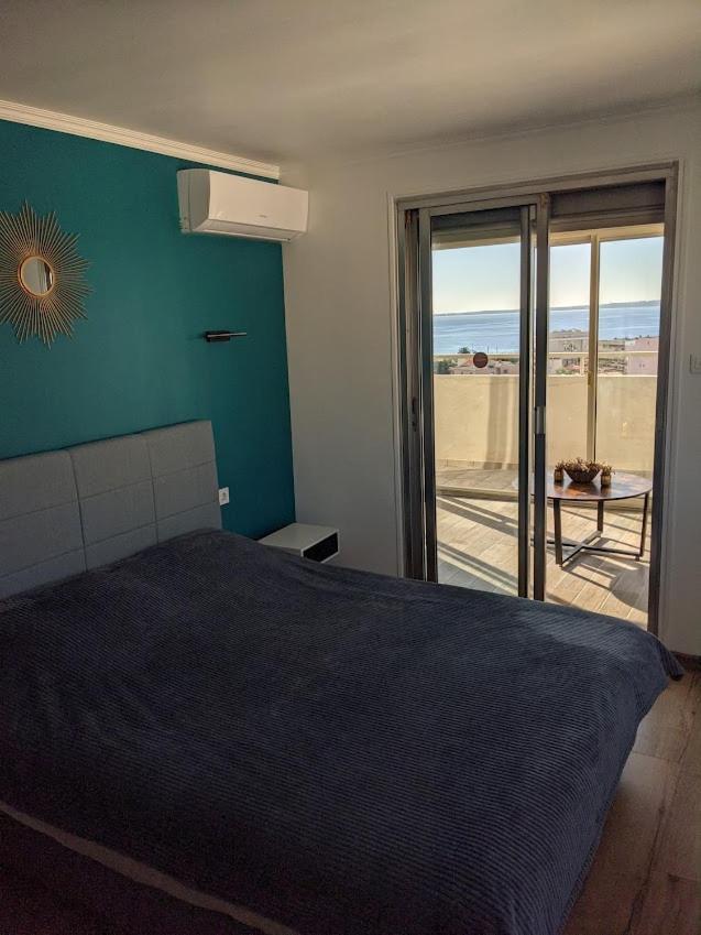Beautiful Rooftop With Terrace And Sea View. Apartment
