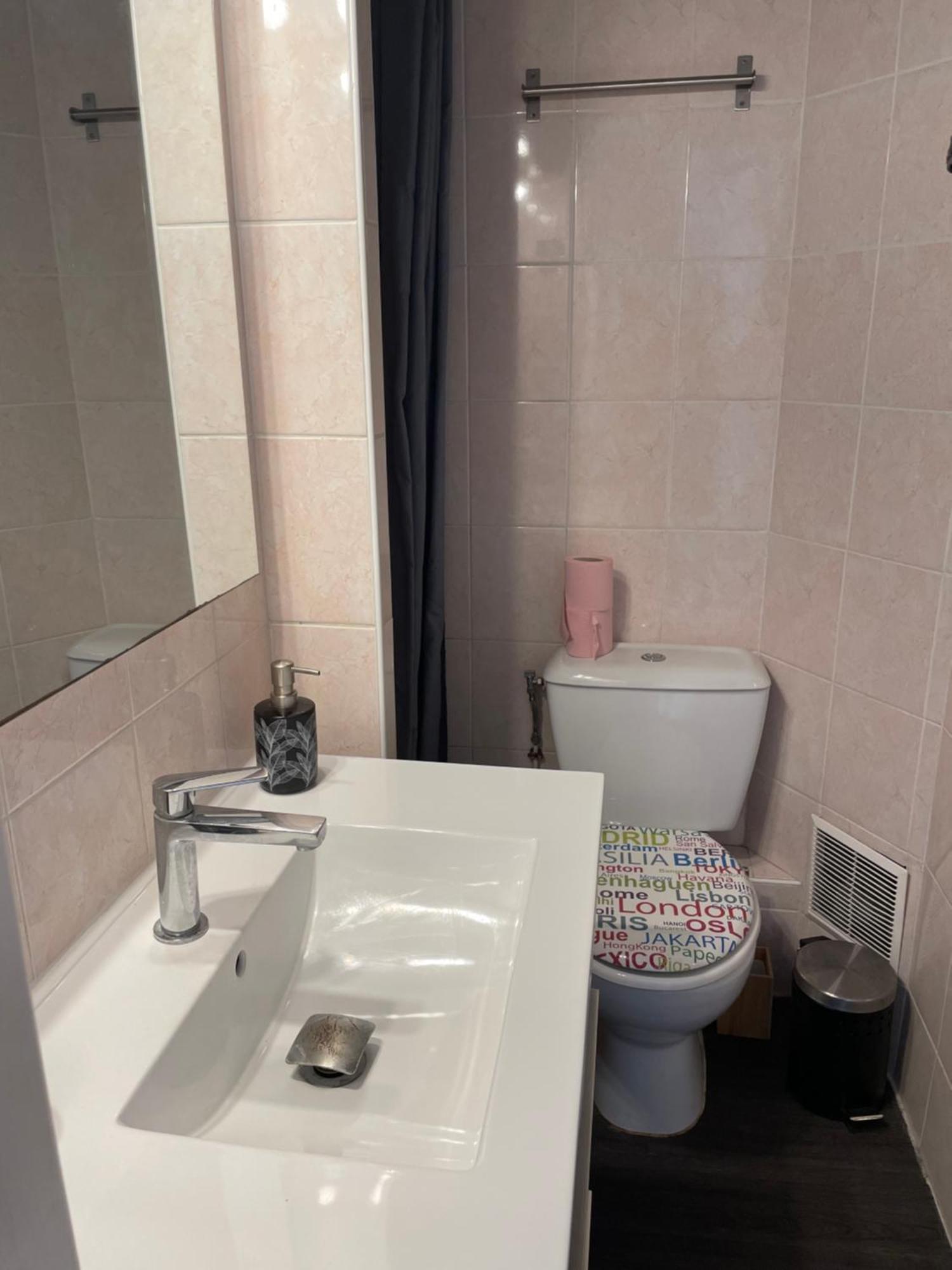 Studio Plein Coeur Juan Les Pins 3 Min A Pied De La Plage Antibes