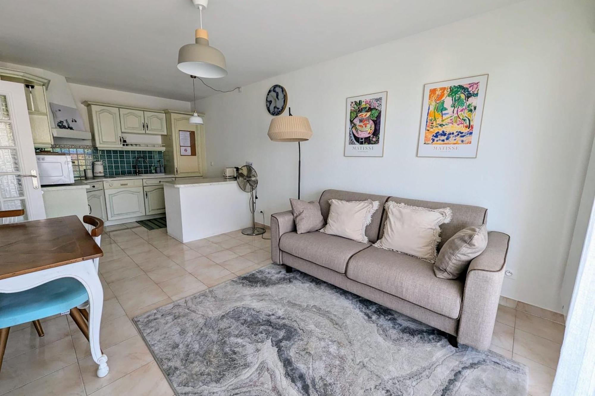 Juan Les Pins - Town Center - 4 People * Antibes
