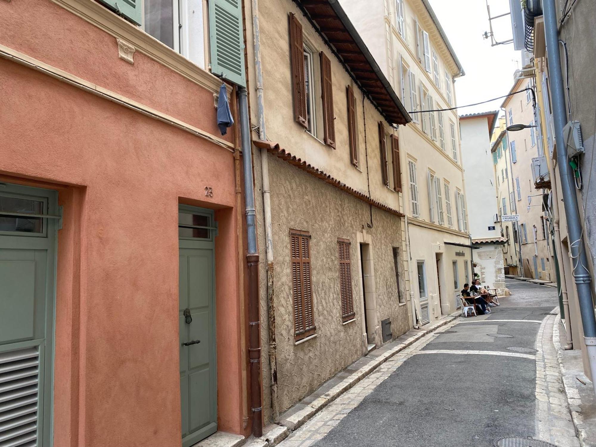 Le Guillaumont - Amazing 2-bedroom In The Old Town -stayinantibes Apartment