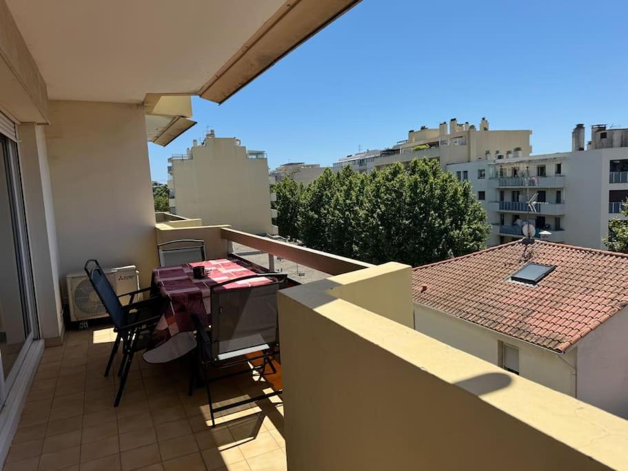 T2 Juan Les Pins A 300 M Des Plages Antibes