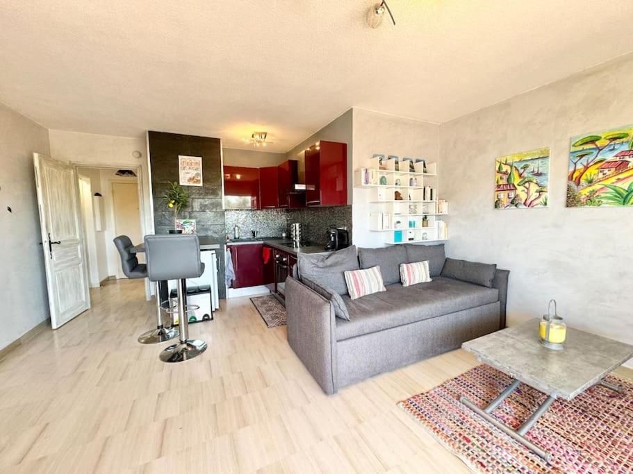 T2 Juan Les Pins A 300 M Des Plages Appartement