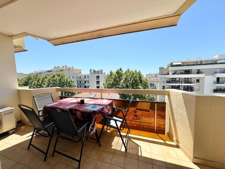 T2 Juan Les Pins A 300 M Des Plages Appartement Antibes