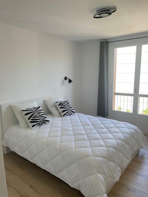 Juan F3 100 M Des Plages Appartement Antibes