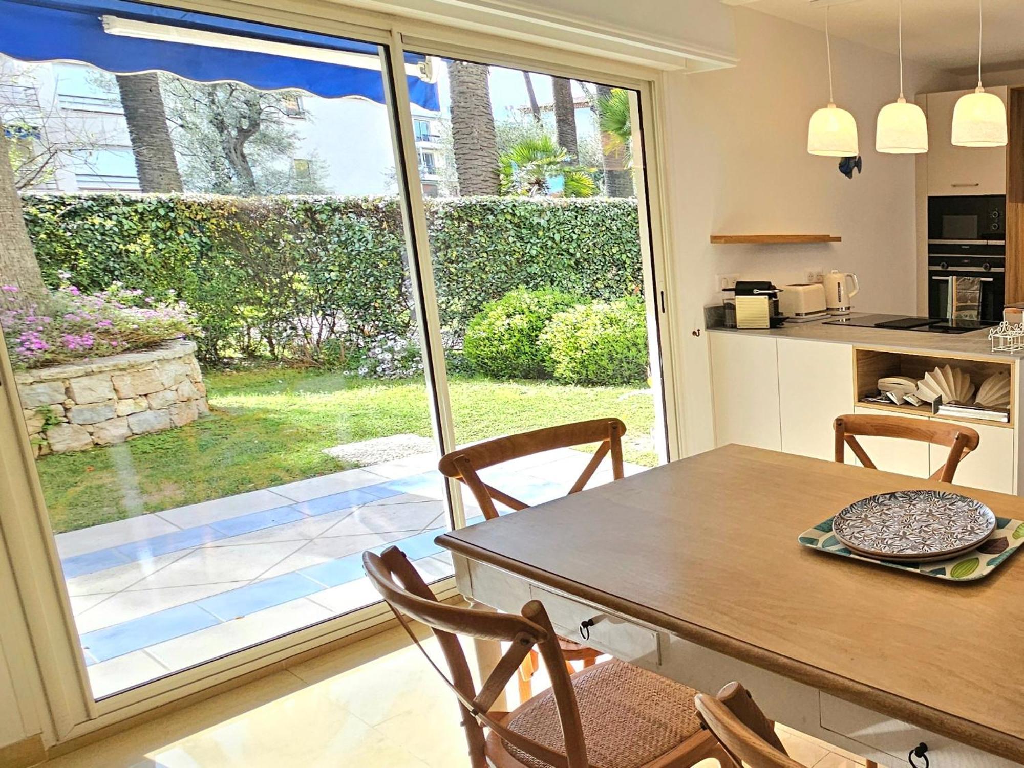 Apartment T4 3chambres, Jardin, Piscine Chauffee Proche De La *