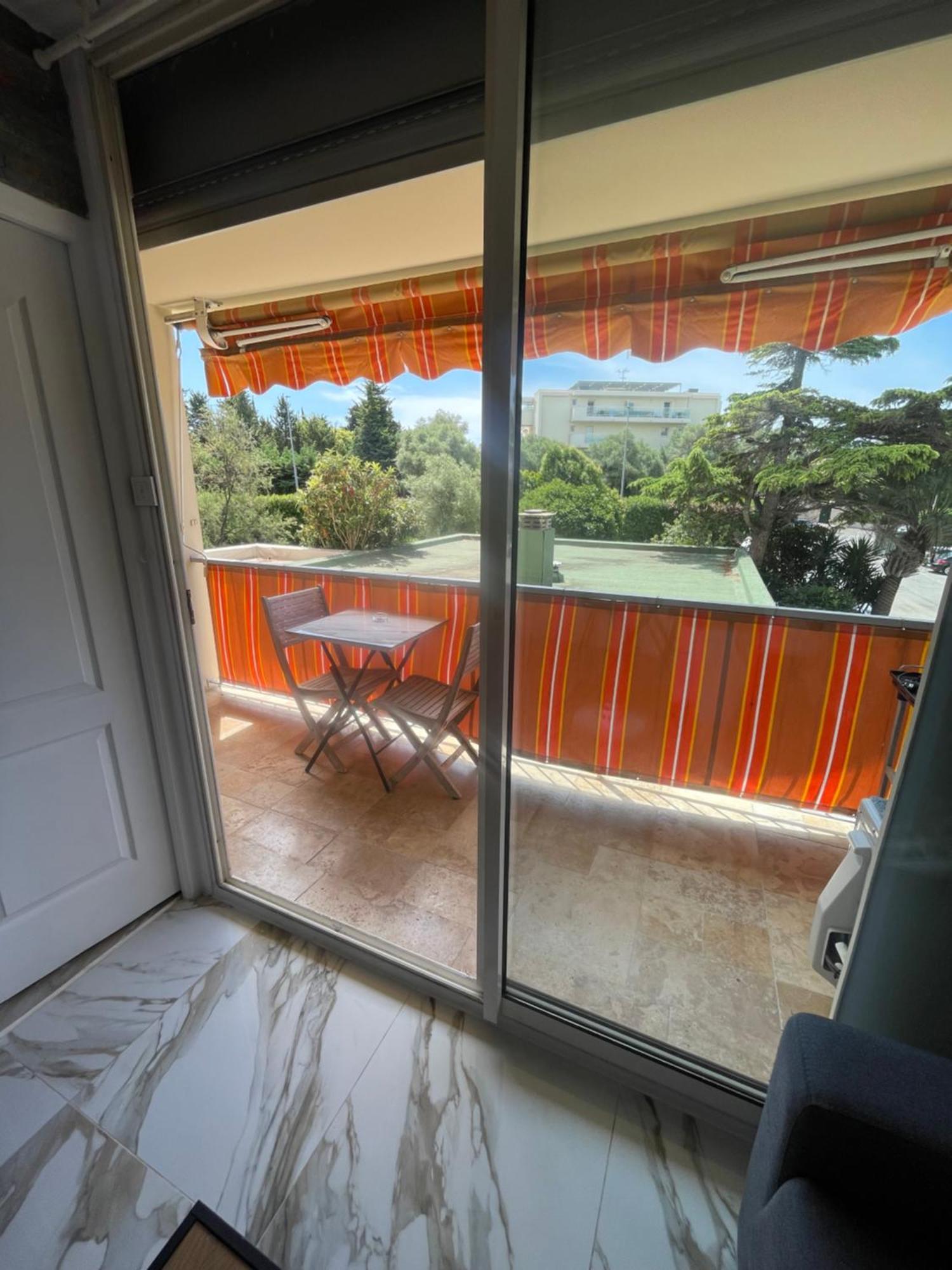Juan Les Pins Apartment